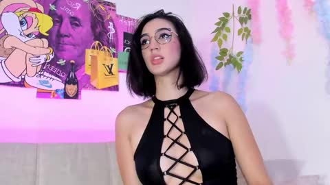 Snapshot of anahidolls chatting on 02.18.26 Anah online show from 02.18.26