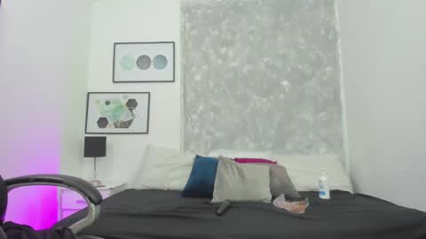 Anahii  online show from 03.08.25