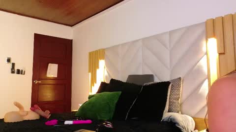 Anaise  online show from 09.23.25