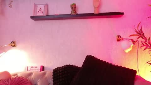 Anaise  online show from 10.22.25