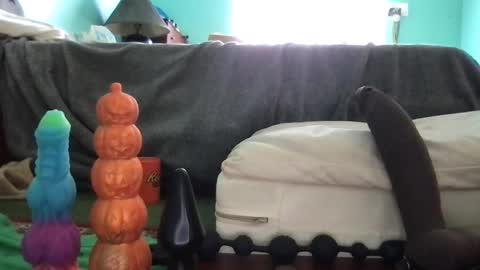 Snapshot of analzilla chatting on 09.12.25 Mandy online show from 09.12.25