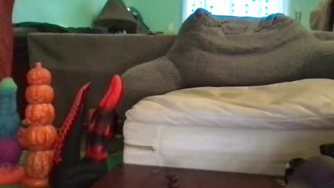 Snapshot of analzilla chatting on 11.22.25 Mandy online show from 11.22.25