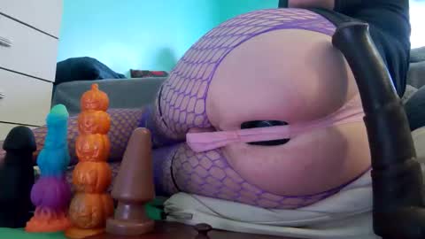 Snapshot of analzilla chatting on 02.15.26 Mandy online show from 02.15.26