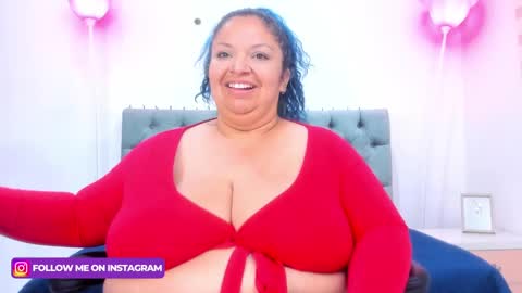 Snapshot of anamariiarios chatting on 02.08.25 Ana Maria online show from 02.08.25