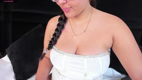 Anasha online show from 10.31.25