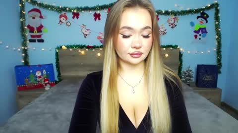 anastacyyellig online show from 12.29.24