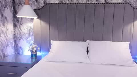 Mia online show from 09.18.25