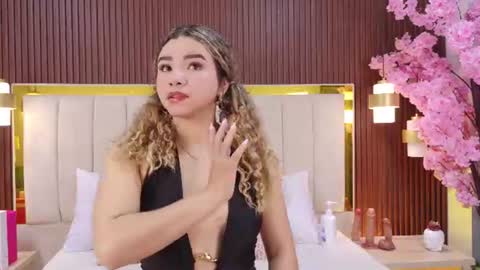 Mia online show from 07.21.26