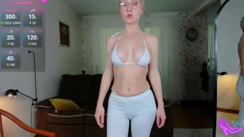 Snapshot of anastasiagate chatting on 06.20.26 Anastasia online show from 06.20.26