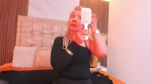 Snapshot of anastasiataylor_ chatting on 09.12.25 Ana 3 online show from 09.12.25