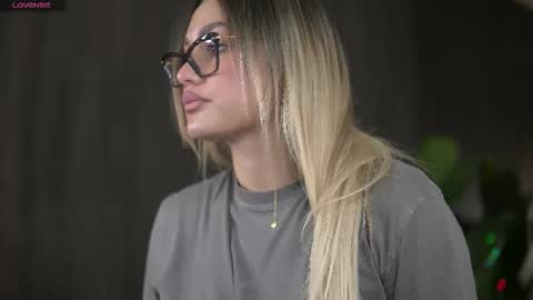 Snapshot of anastasyanoir chatting on 11.17.25 AnastasyaNoir online show from 11.17.25