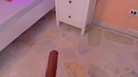 Kendra  online show from 11.15.25