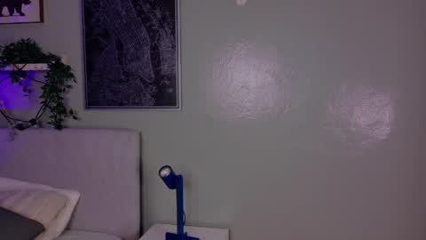 Kendra  online show from 04.10.26