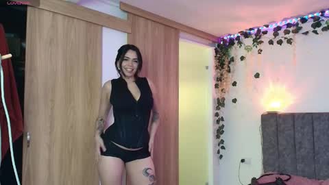 Snapshot of andra_rosse chatting on 05.23.26 Andra de la Rosse online show from 05.23.26