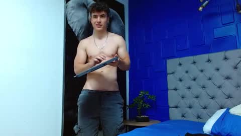 Snapshot of andre_parker chatting on 02.21.25 Andre Parker online show from 02.21.25