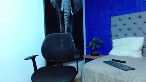 Snapshot of andre_parker chatting on 02.25.25 Andre Parker online show from 02.25.25