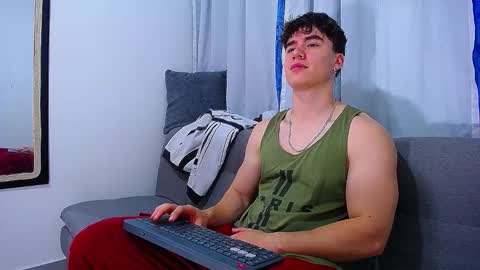 Snapshot of andre_parker chatting on 10.24.25 Andre Parker online show from 10.24.25