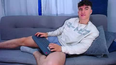 Snapshot of andre_parker chatting on 11.08.25 Andre Parker online show from 11.08.25