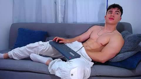 Snapshot of andre_parker chatting on 11.18.25 Andre Parker online show from 11.18.25