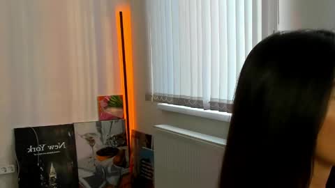 Snapshot of andrea__bass chatting on 05.17.26 andrea__bass online show from 05.17.26