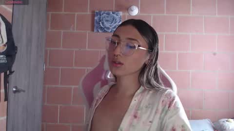 Snapshot of andrea_camila chatting on 02.15.26 Andrea online show from 02.15.26