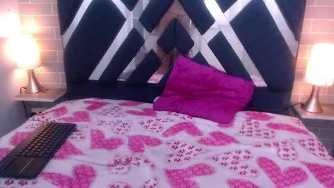 Andres Gil online show from 02.15.25