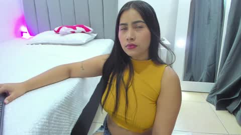 Snapshot of andrea_osorio_ chatting on 01.23.25 Andrea online show from 01.23.25