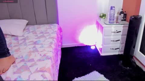 Snapshot of andrea_osorio_ chatting on 10.07.25 Andrea online show from 10.07.25