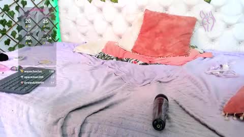 Snapshot of andrea_williams24 chatting on 12.31.24 Naomi Andrea Daviss online show from 12.31.24