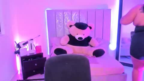 Snapshot of andreaakinky chatting on 10.23.25 andreaakinky online show from 10.23.25