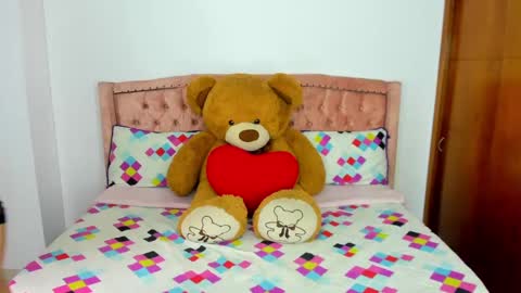 Snapshot of andreaytatyts chatting on 10.06.25 Andrea Y Taty online show from 10.06.25