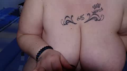 Snapshot of andreea2011 chatting on 10.30.25 Andreea online show from 10.30.25