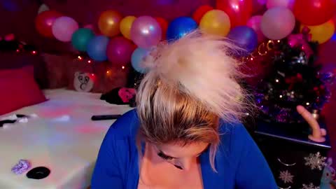 Snapshot of andreeajj chatting on 12.27.24 andreeajj online show from 12.27.24