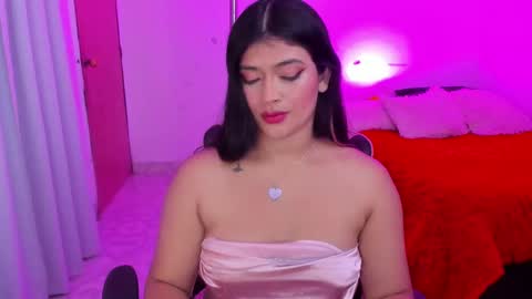 Snapshot of andreeart chatting on 03.10.25 ig online show from 03.10.25