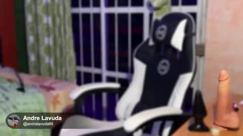 Snapshot of andrelabuda9 chatting on 09.24.25 Andre Labuda online show from 09.24.25