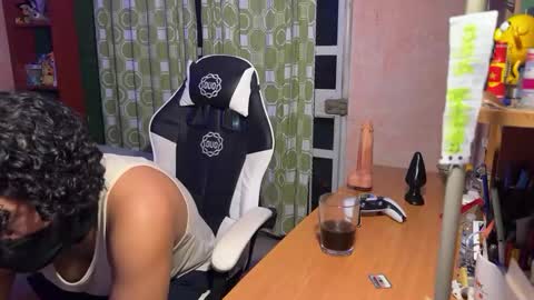 Snapshot of andrelabuda9 chatting on 10.08.25 Andre Labuda online show from 10.08.25