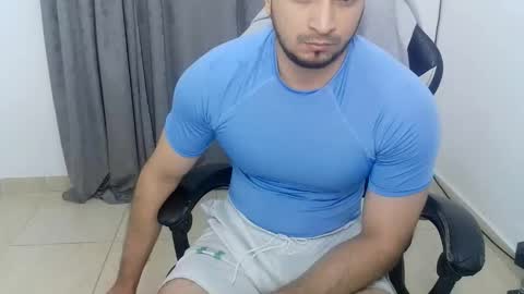 Snapshot of andres180950734 chatting on 10.27.25 andres180950734 online show from 10.27.25