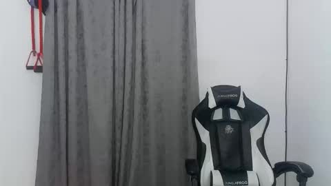 Snapshot of andres180950734 chatting on 11.10.25 andres180950734 online show from 11.10.25