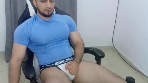 Snapshot of andres180950734 chatting on 11.20.25 andres180950734 online show from 11.20.25
