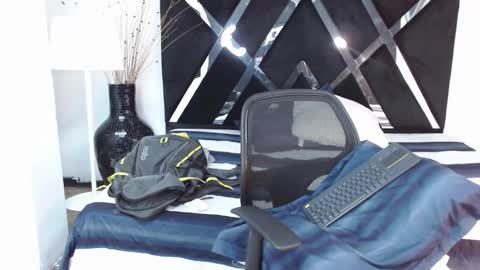 insta andres clark  online show from 02.27.25