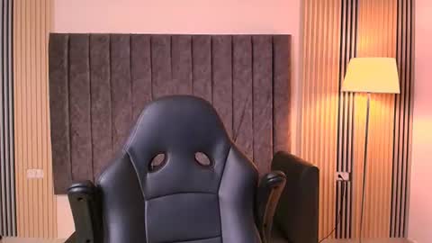 Snapshot of andres_stud chatting on 07.18.26 andres_stud online show from 07.18.26