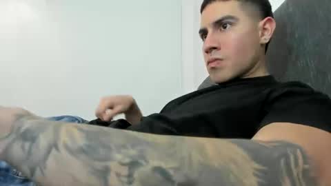 Snapshot of andresjuan92 chatting on 11.06.25 onlyfanscallmegotter online show from 11.06.25