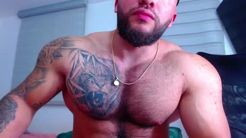 Snapshot of andrew_holden__ chatting on 02.04.25 andrew_holden__ online show from 02.04.25