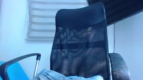 Snapshot of andrew_holden__ chatting on 02.27.25 andrew_holden__ online show from 02.27.25