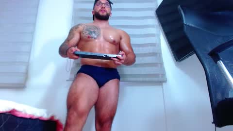 Snapshot of andrew_holden__ chatting on 03.07.25 andrew_holden__ online show from 03.07.25