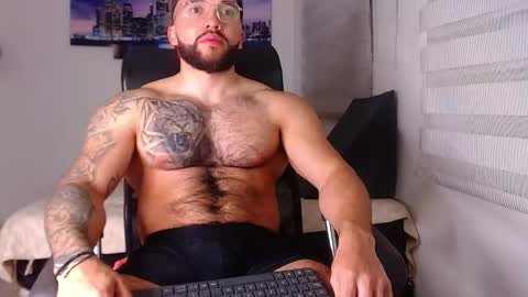 Snapshot of andrew_holden__ chatting on 11.18.25 andrew_holden__ online show from 11.18.25