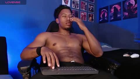 Snapshot of andrew_hoult chatting on 12.17.25 Andrew online show from 12.17.25