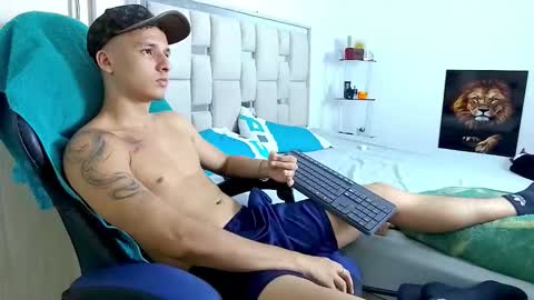 Snapshot of andrew_lover21 chatting on 02.17.26 Andrew online show from 02.17.26