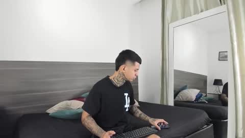 andrew_sanders69 online show from 12.18.25