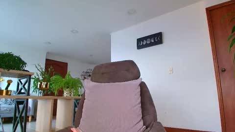 Snapshot of andrew_west_ chatting on 09.24.25 ANDREW WEST online show from 09.24.25